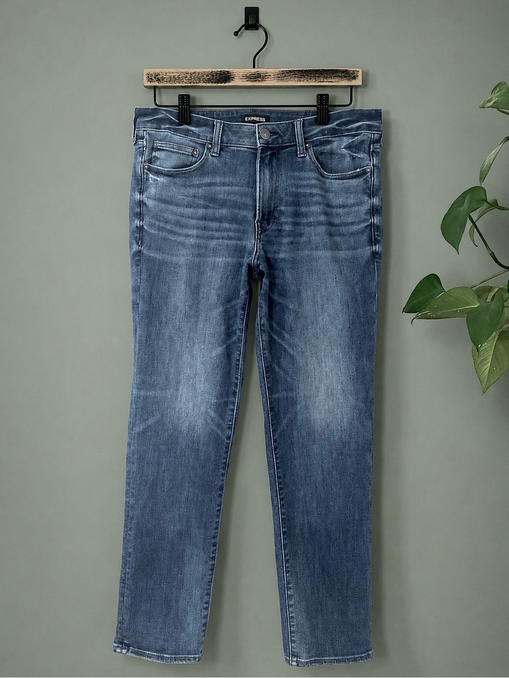 Express Men’s Slim Straight Ultra Hyper Stretch Jeans Medium Wash 34x32